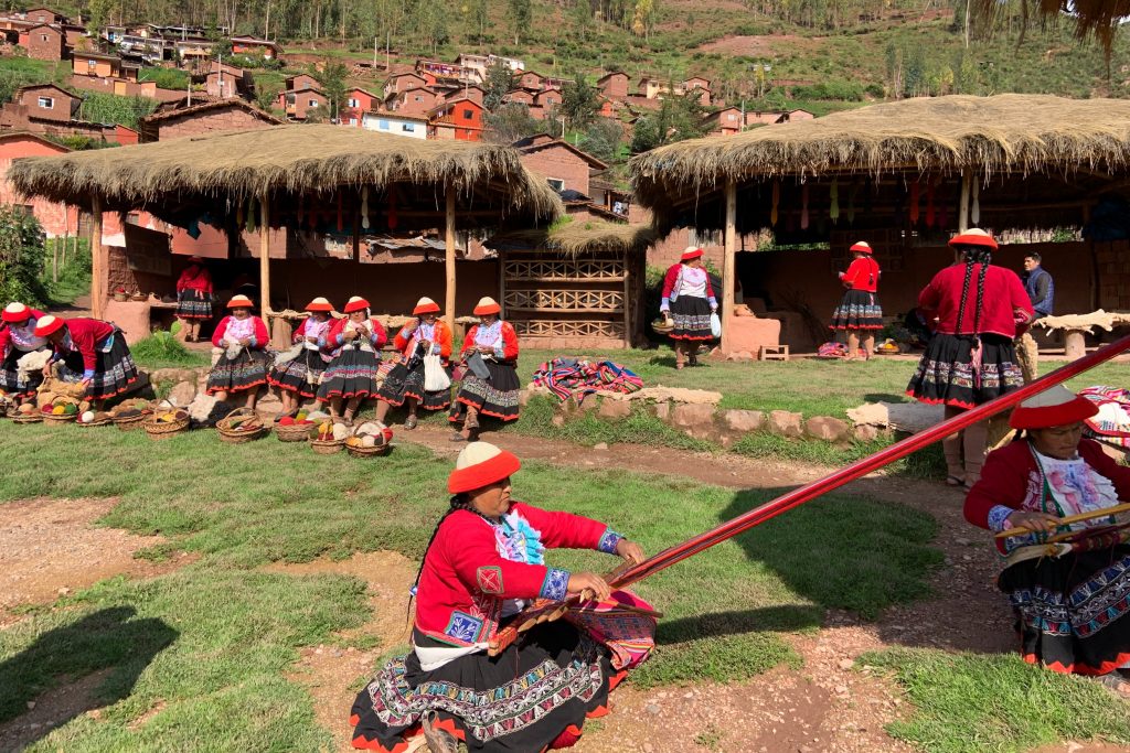 You are currently viewing Women on a mission: Empowering women through local tourism