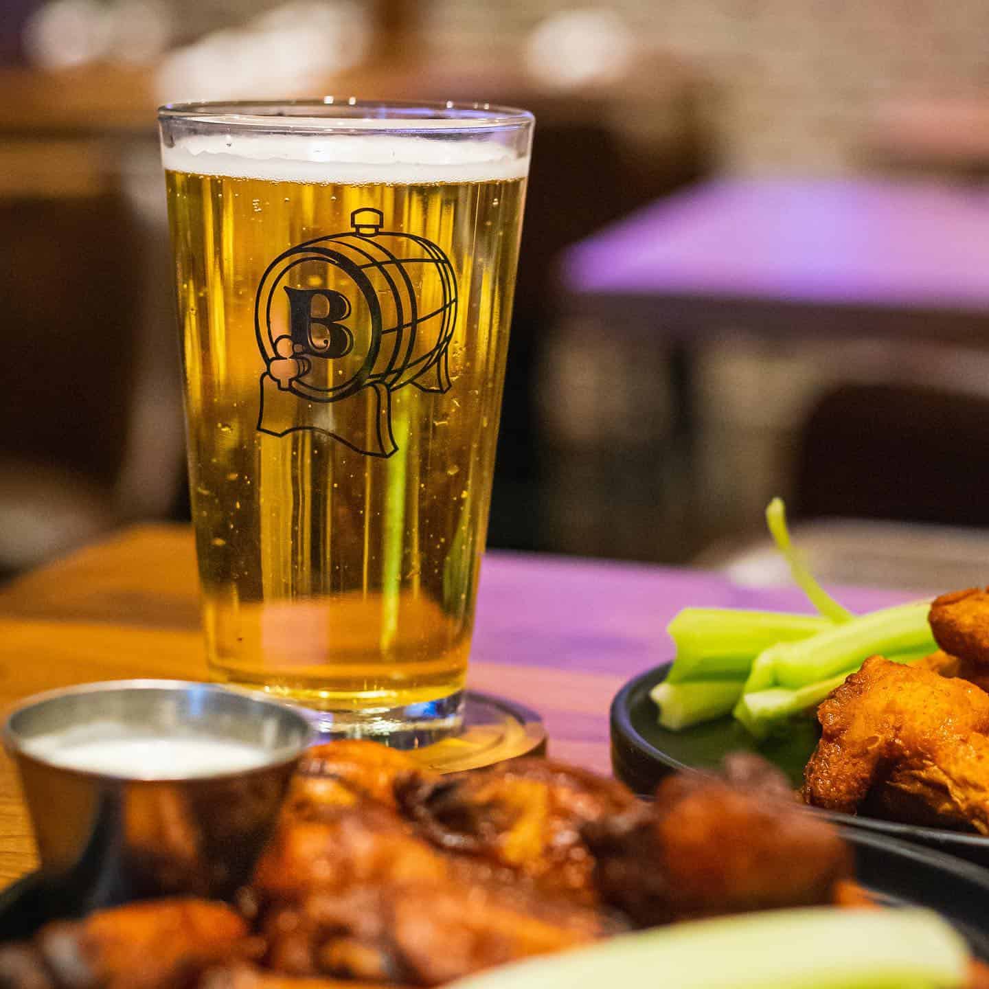 You are currently viewing The Best Bars to Watch the Next Super Bowl in Miami