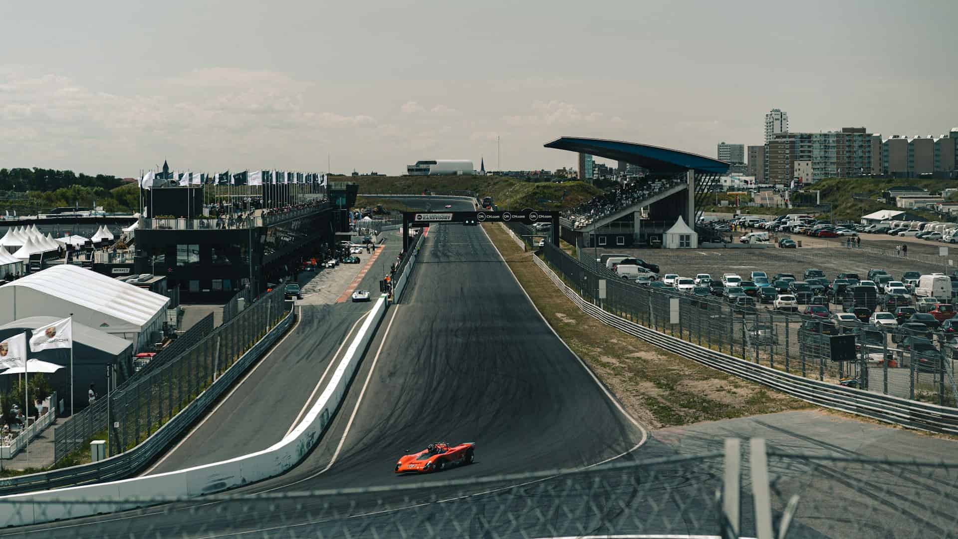 You are currently viewing F1 Travel: How to Watch a Formula 1 Race Live Around the World