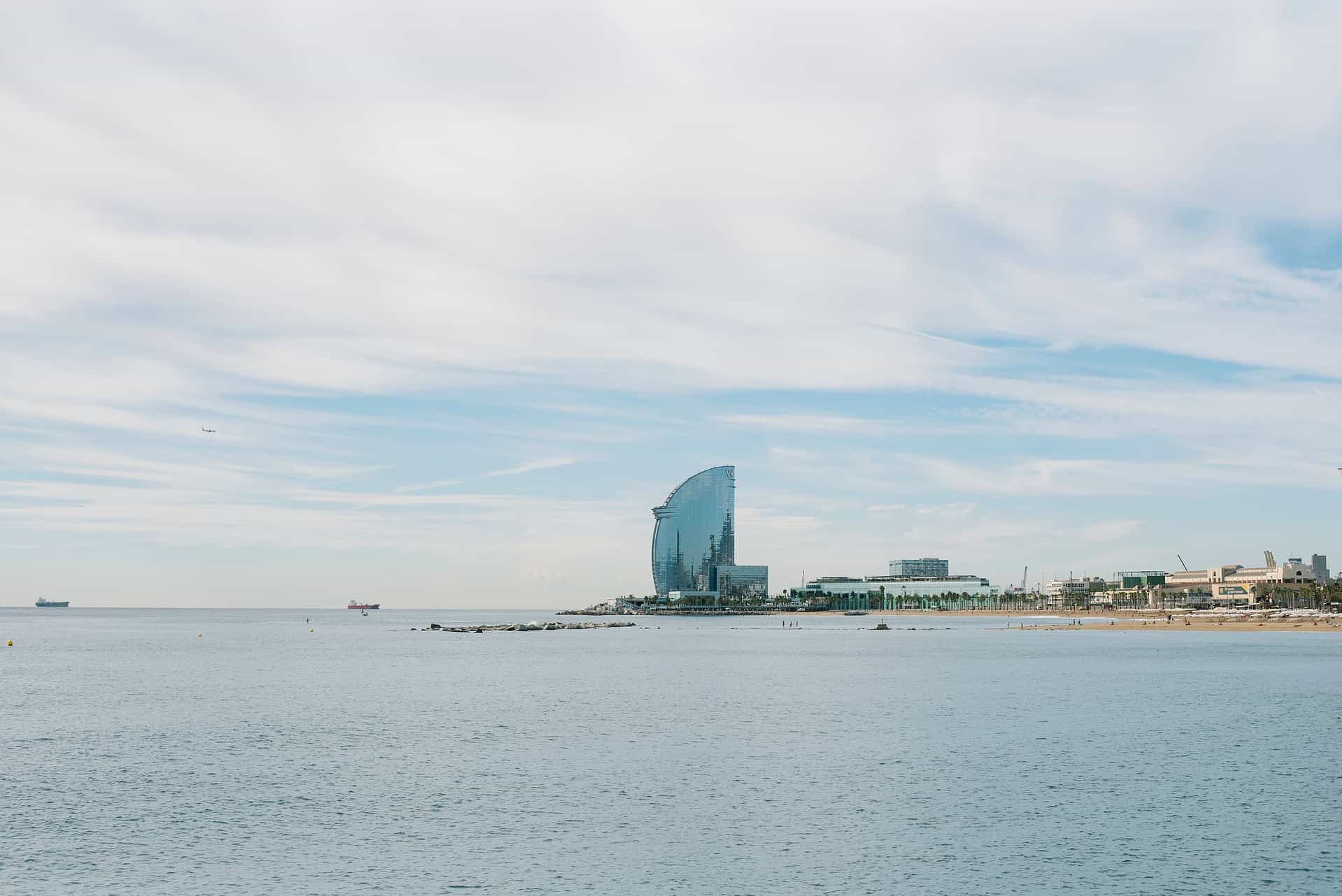 You are currently viewing How To Enjoy An Affordable Valentine’s Day in Barcelona