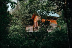 Read more about the article What Are the Best Family Camping Locations in Canada?