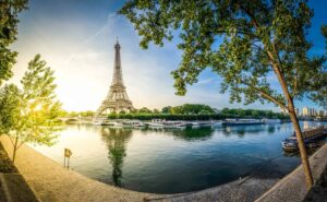Read more about the article Romantic Things To Do in Paris