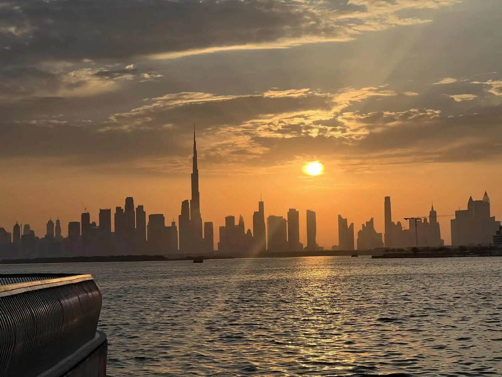 Read more about the article 2-Day Dubai Itinerary: From Souks to Skyscrapers