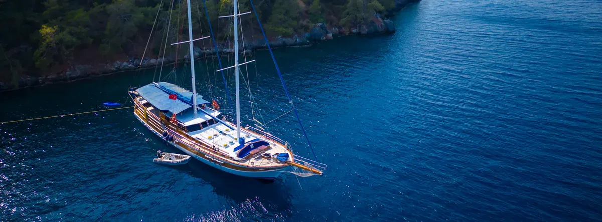 You are currently viewing Kekova Blue Cruise Guide: Cabin Charter vs Private Gulet Explained