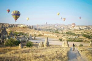 Read more about the article What to Expect From Cappadocia’s Day Tours (And How to Choose)